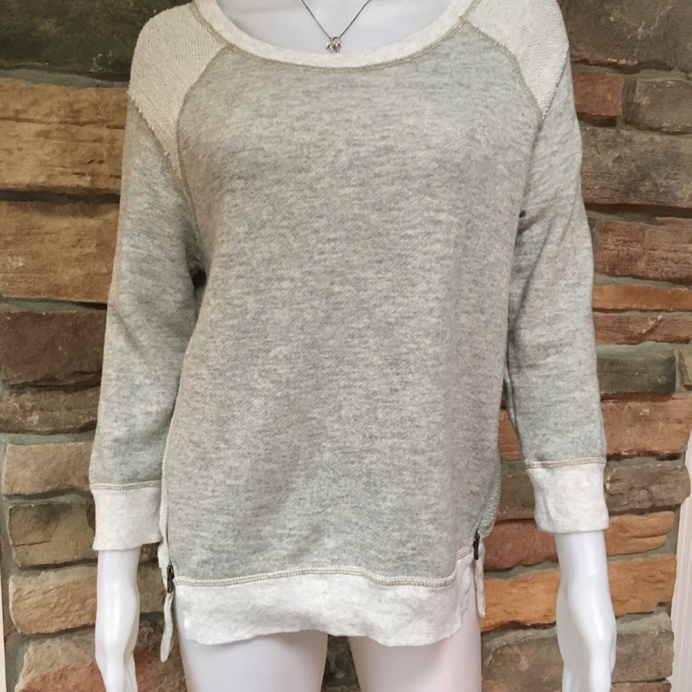 American eagle/   3/4 quarter link sweatshirt